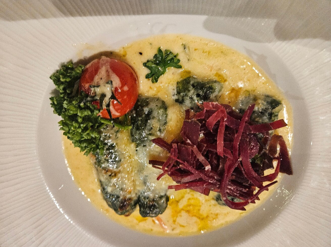 Chalamandrin Hotel and Restaurant