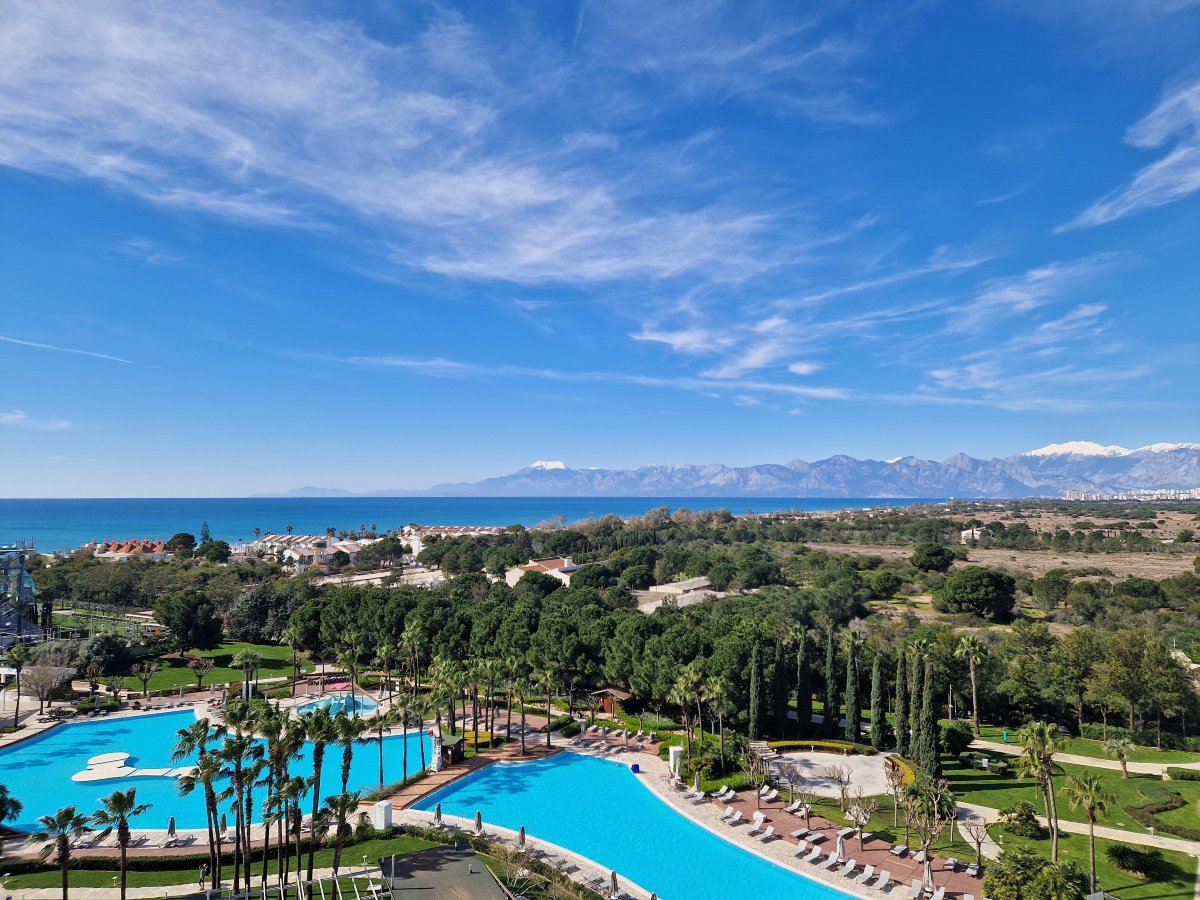 拉拉巴鲁特精选-超全包-泳池