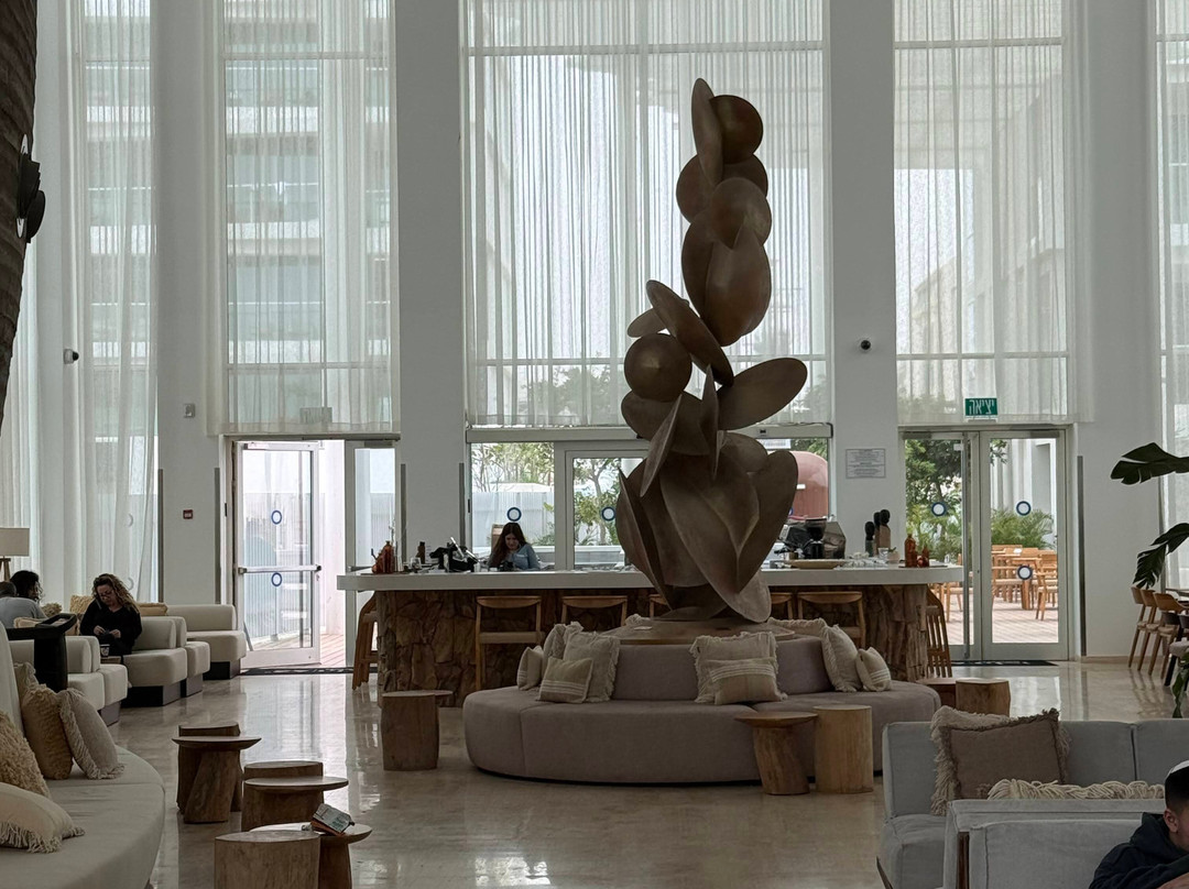 加雷基内瑞特酒店主图