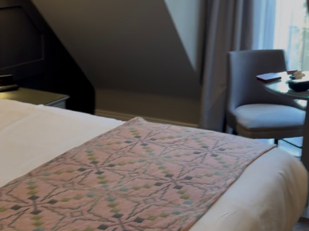 雷奇温大厅酒店主图