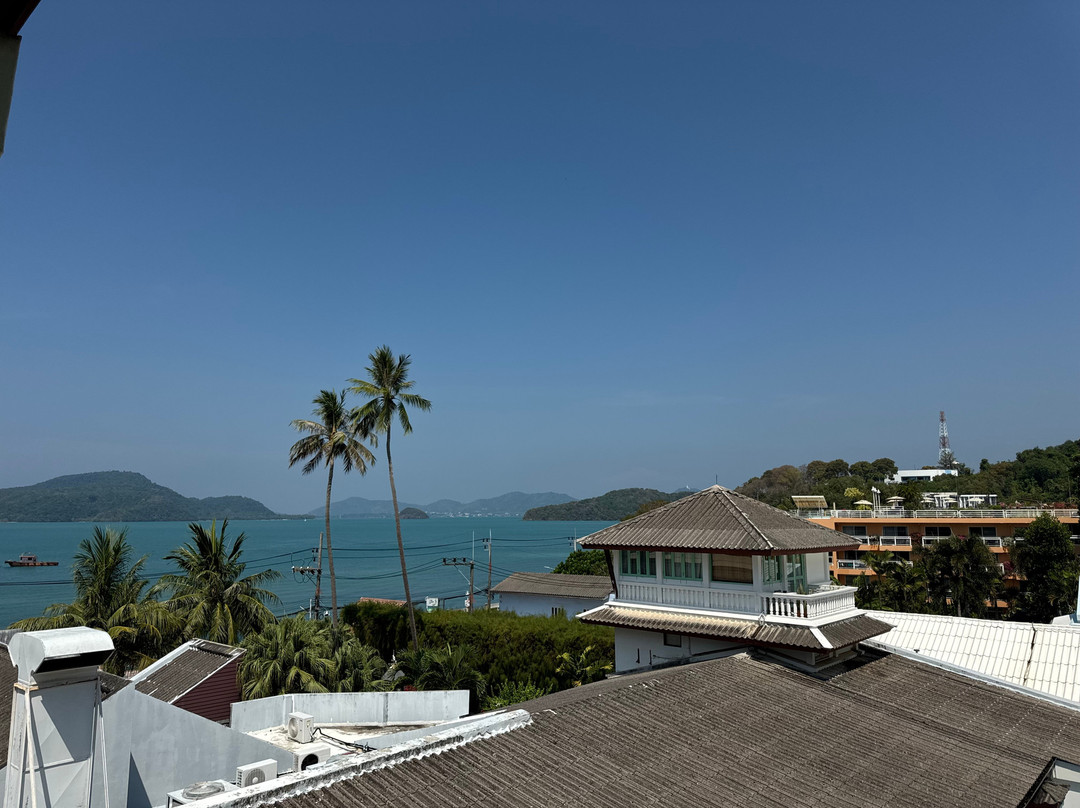 普吉岛凯特睿海湾酒店主图