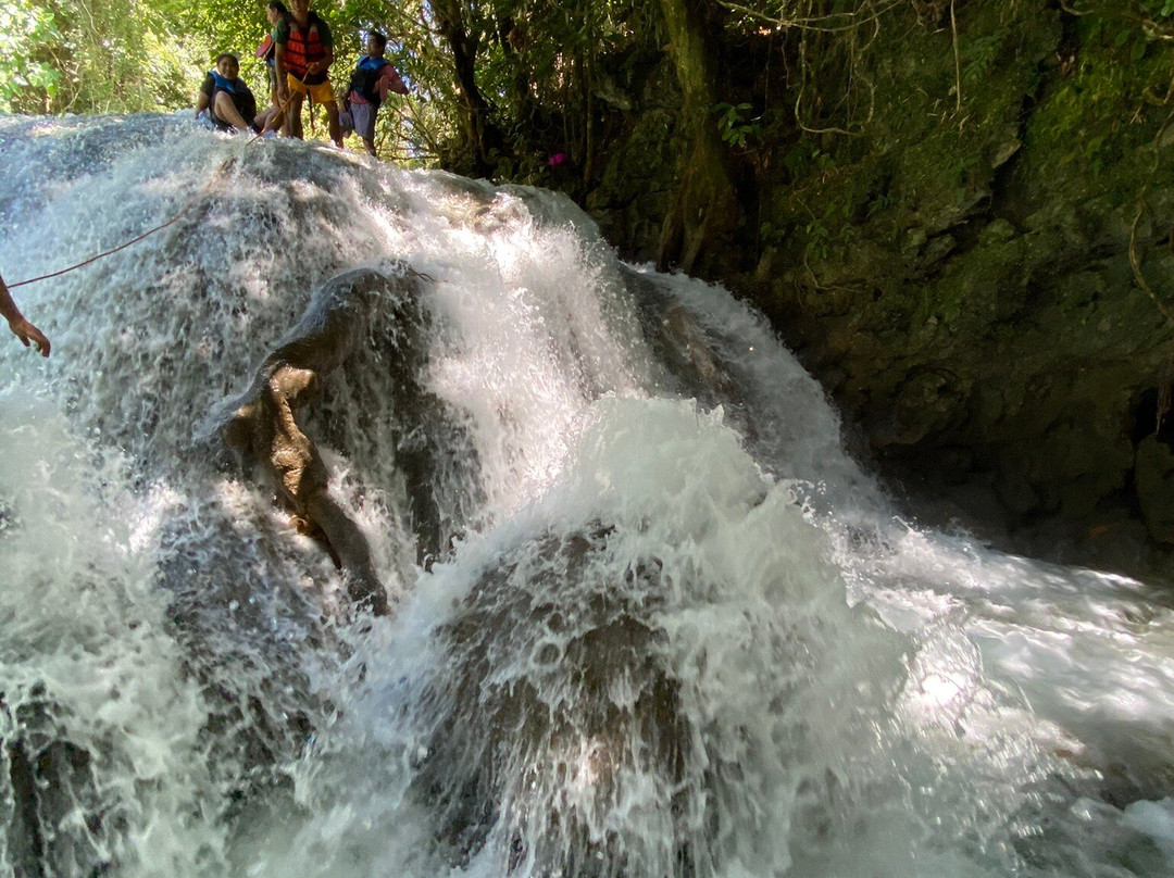 Blue Water Falls and Cave-Baggao必去景点