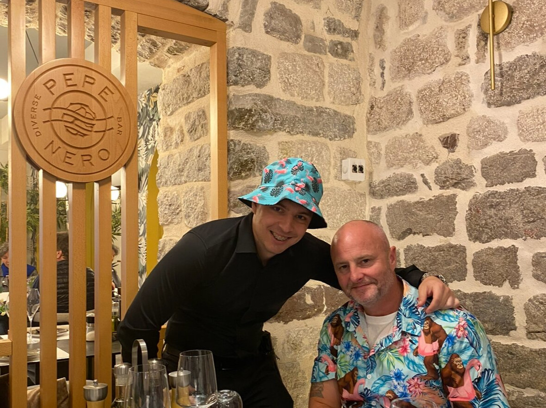 Pepe Nero Diverse Bar