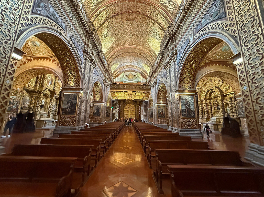 耶稣陪伴教堂（Iglesia de La Compania de Jesus）-基多必去景点