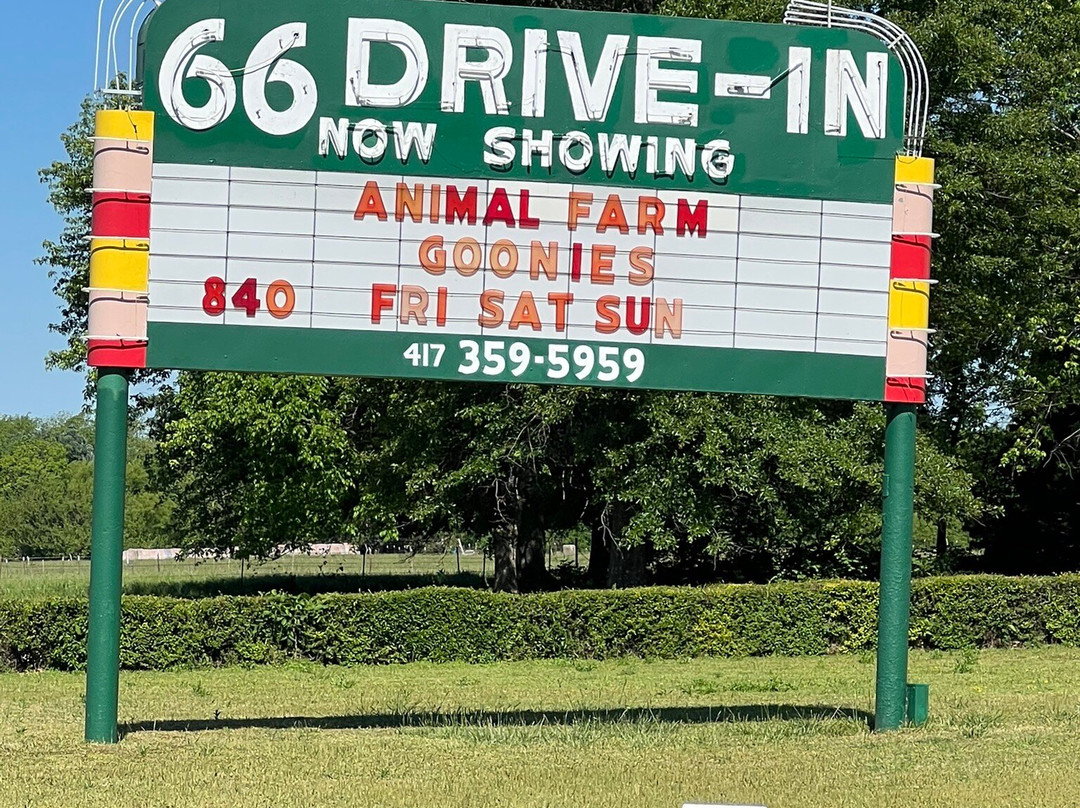 66 Drive-In Theatre-Carthage必去景点