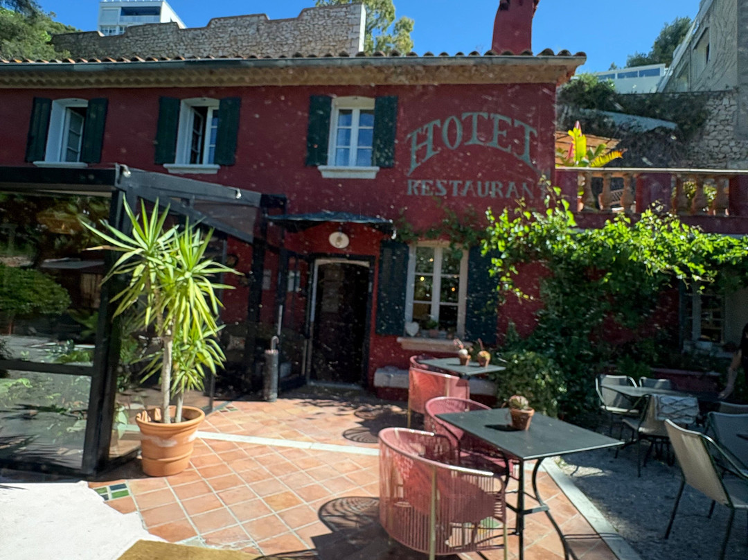 爱弥儿花园酒店主图