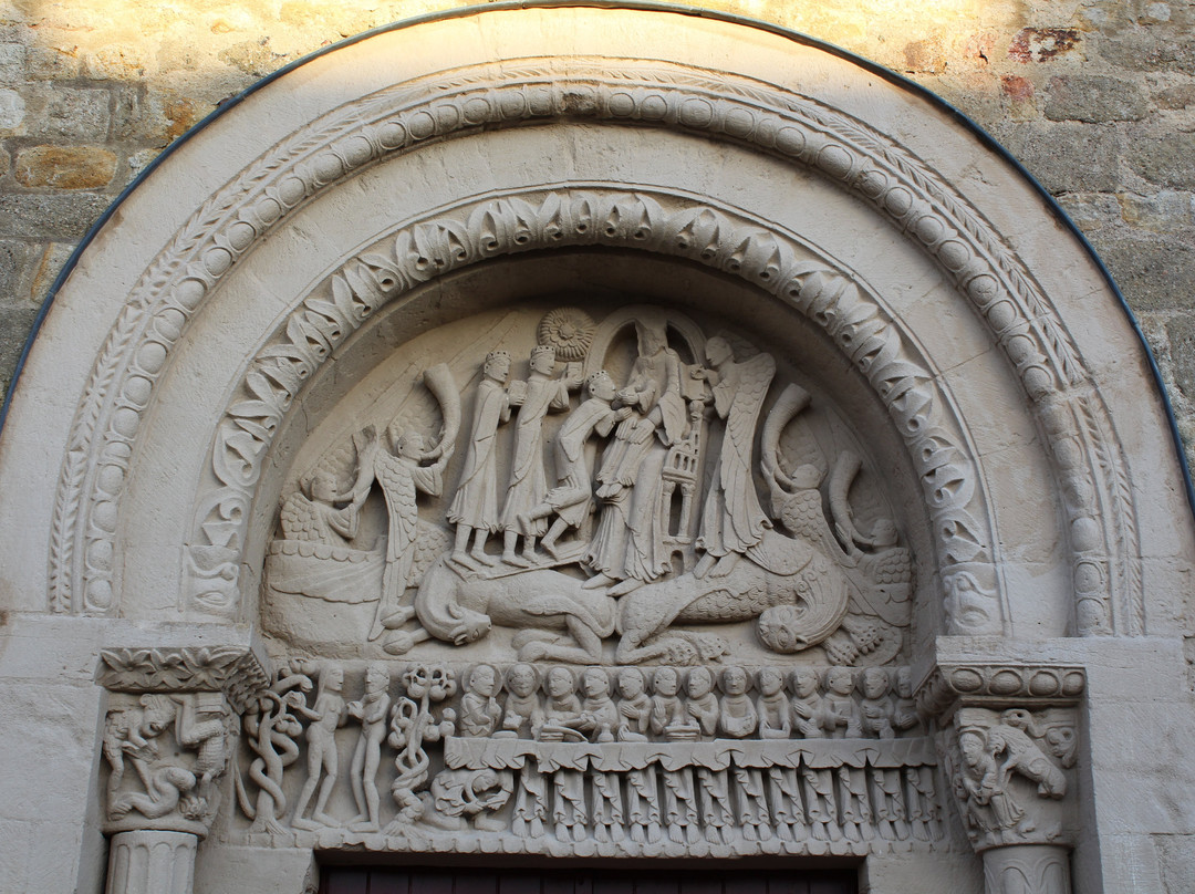 Eglise romane Sainte Marie-Madeleine-Neuilly-en-Donjon必去景点