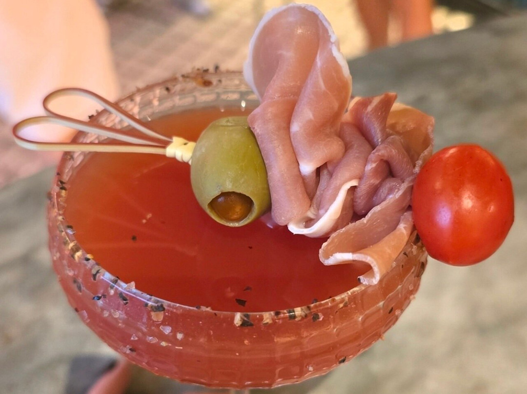 Salty Sisters Pinsaria And Wine Bar