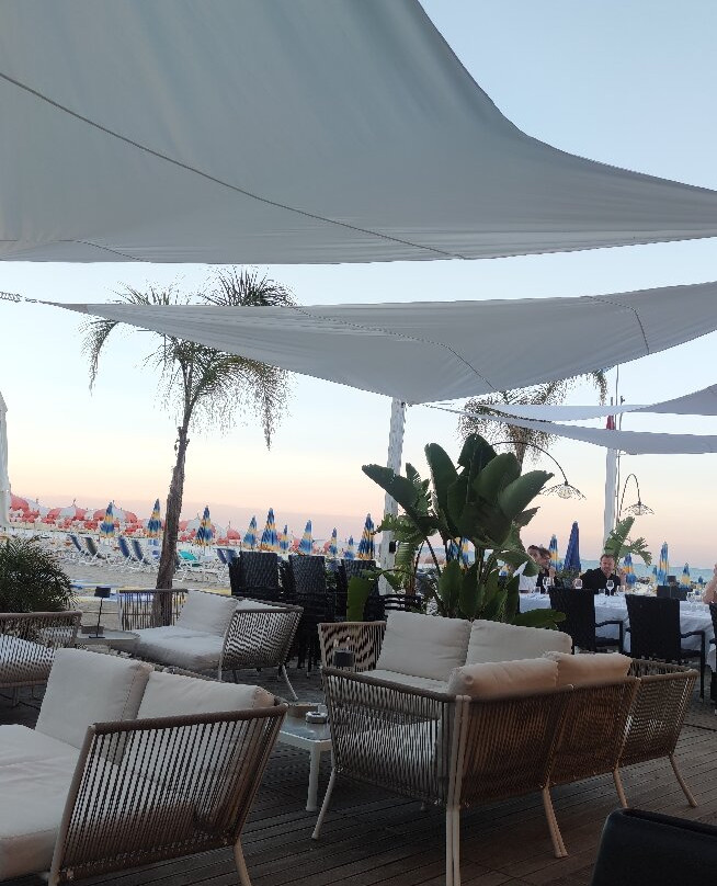 海滨码头酒店主图