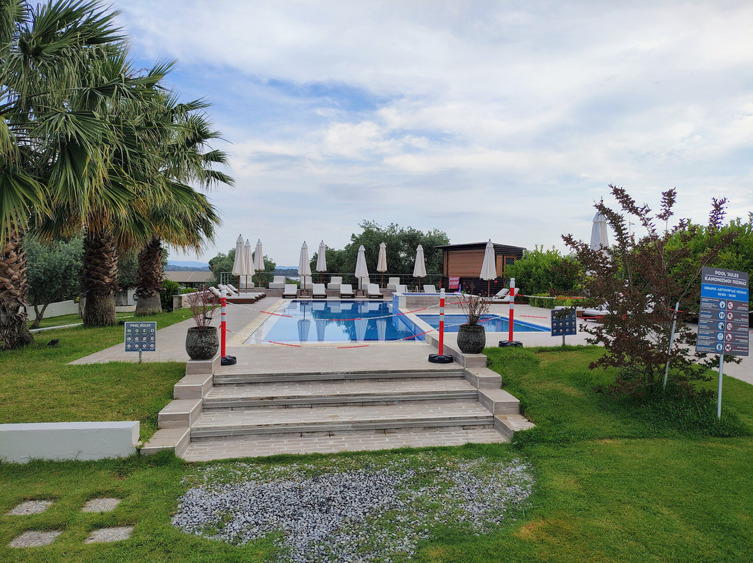 Castella Apartments