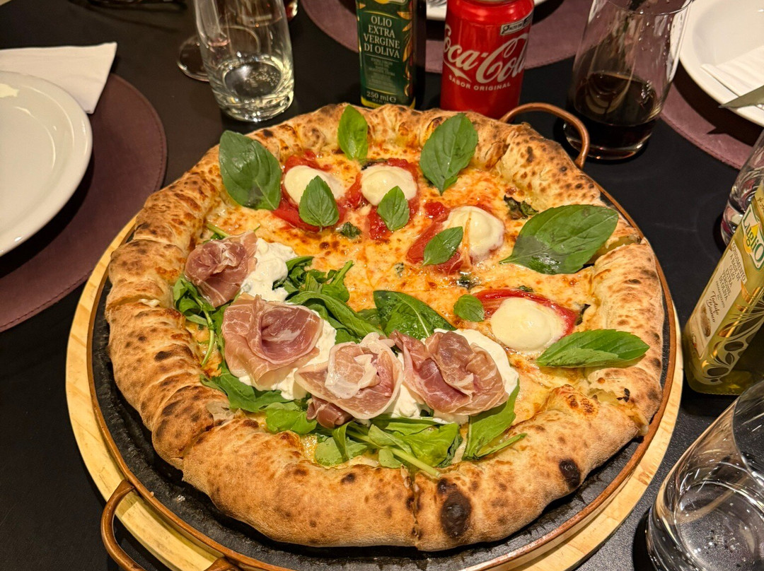 Bento Pizzaria & Wine