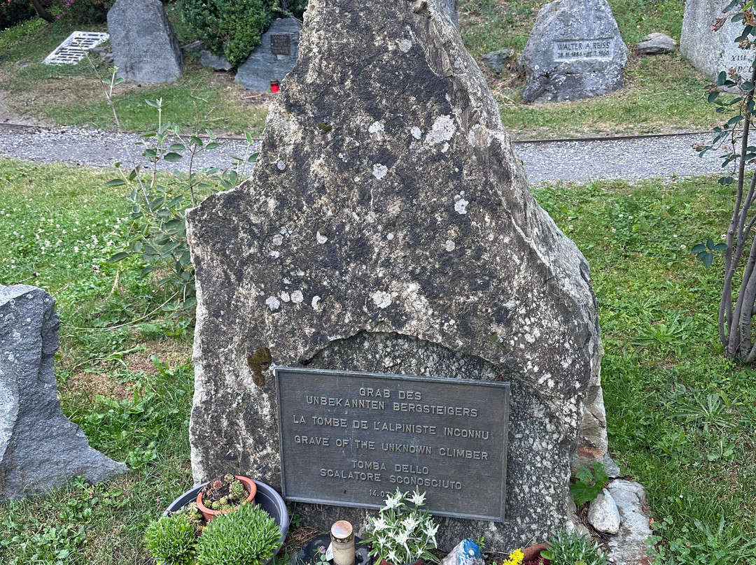 Mountaineers' Cemetery-策马特必去景点