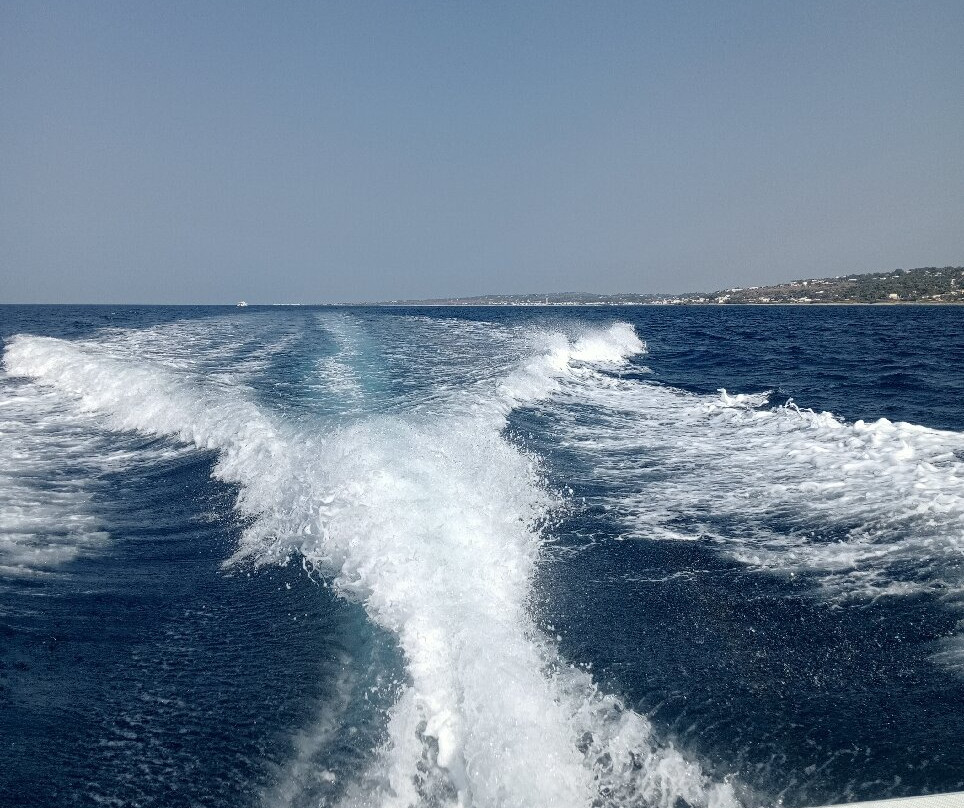 Calipso Experience Parasailing & Boat-Torre Vado必去景点