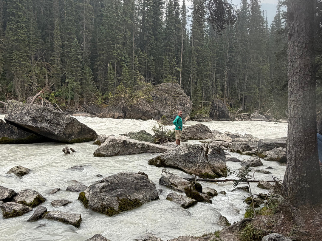 Meeting of the Waters-Glacier National Park of Canada必去景点