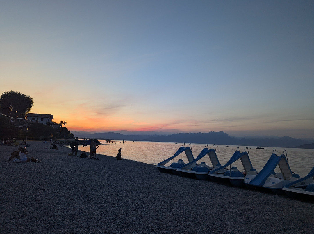 Spiaggia Bergamini-佩斯基耶拉德尔加尔达必去景点