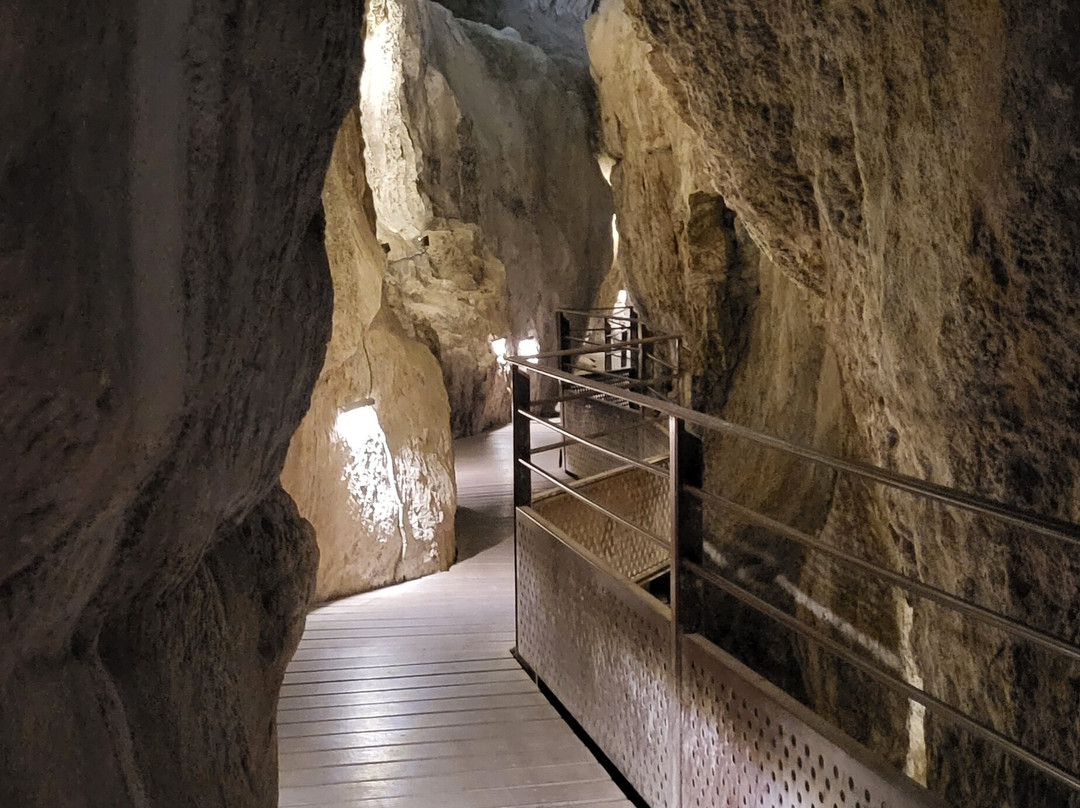 Site Historique des Grottes de Saint-Christophe-Saint-Christophe必去景点