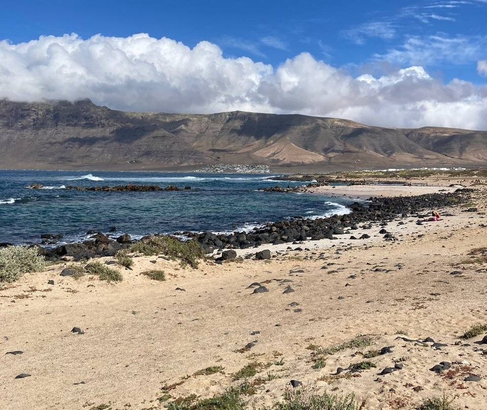 Red Star Surf-Caleta de Famara必去景点
