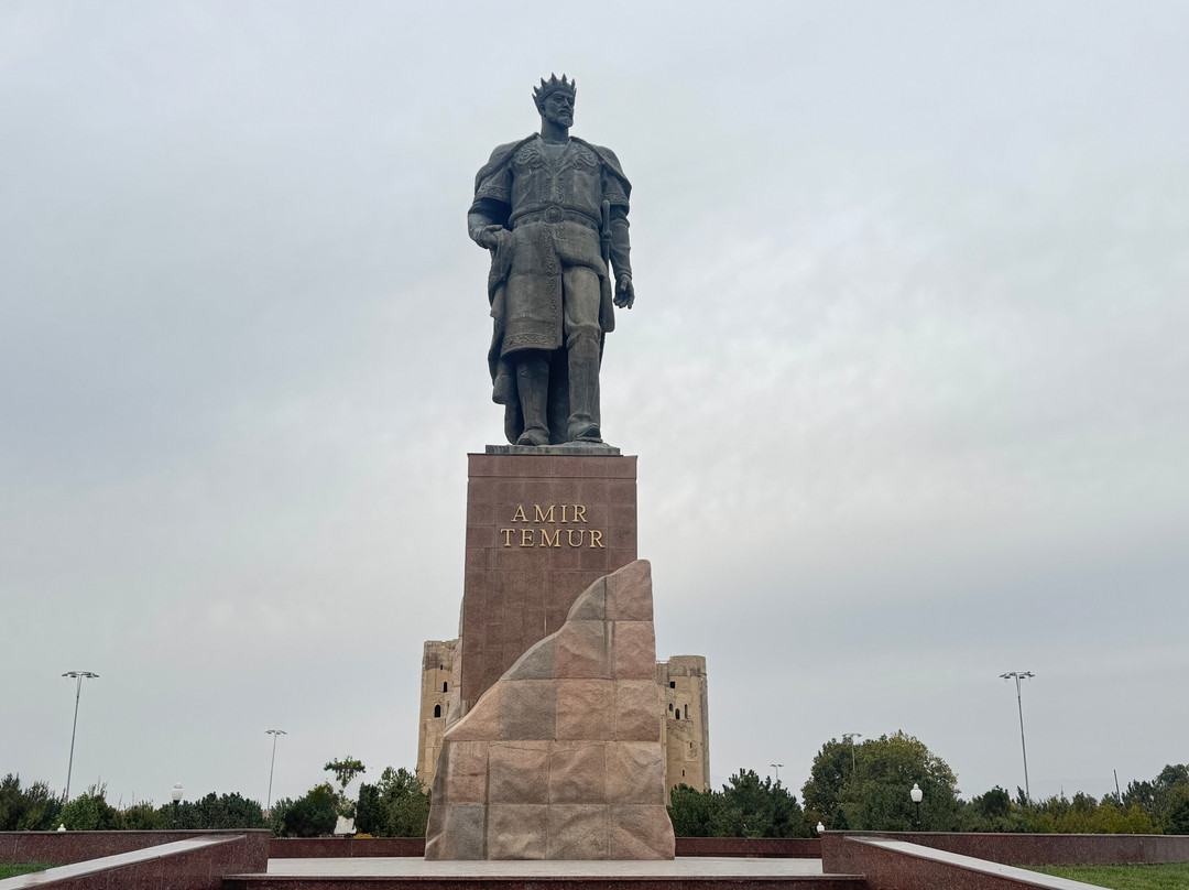 Statue of Amir Timur-沙赫利苏伯兹必去景点