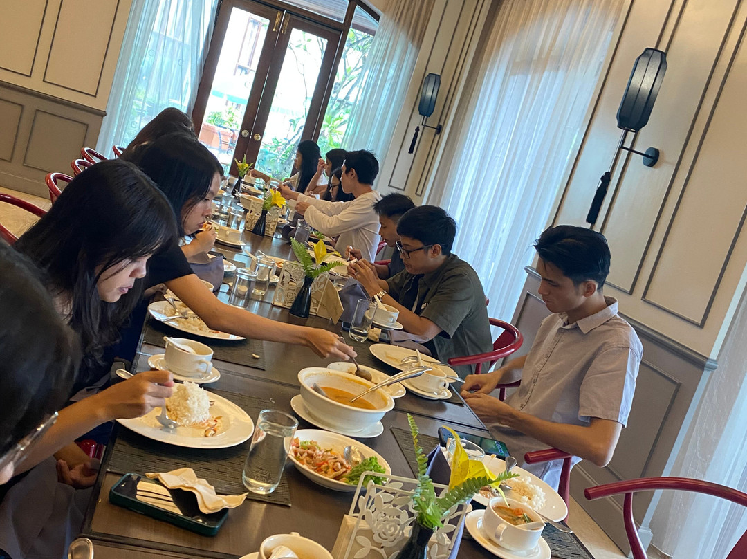 察殿仰光皇家湖酒店主图
