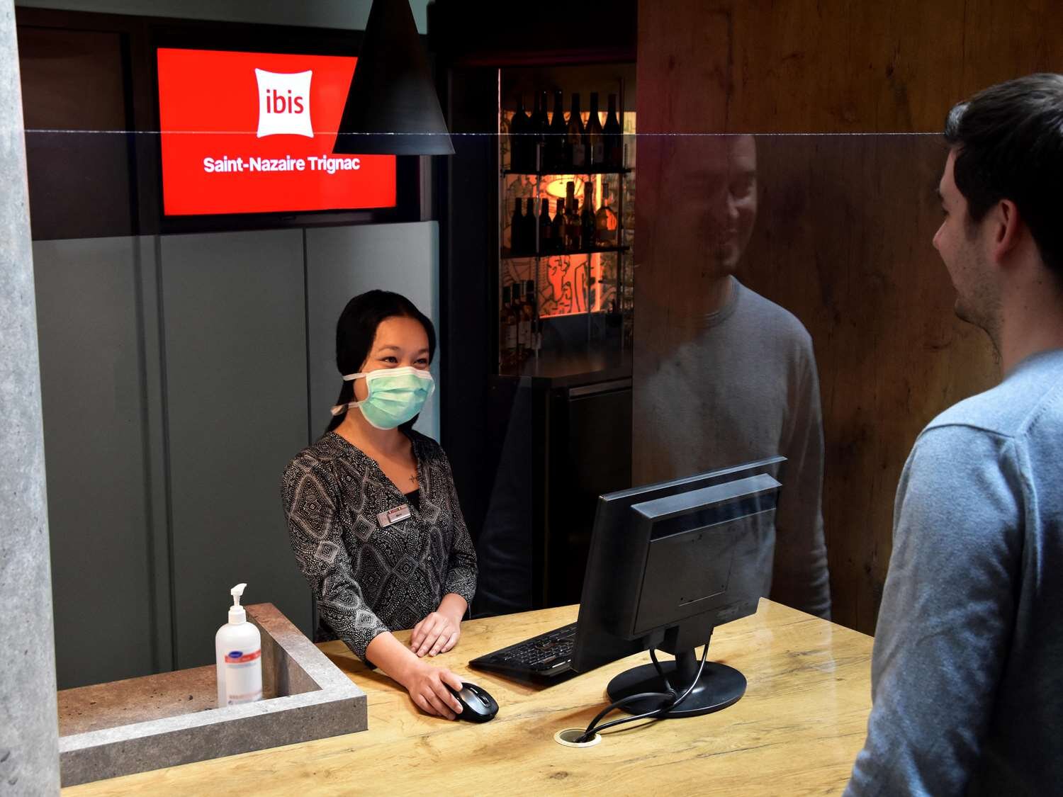 宜必思圣纳泽尔特里纳克酒店-官方