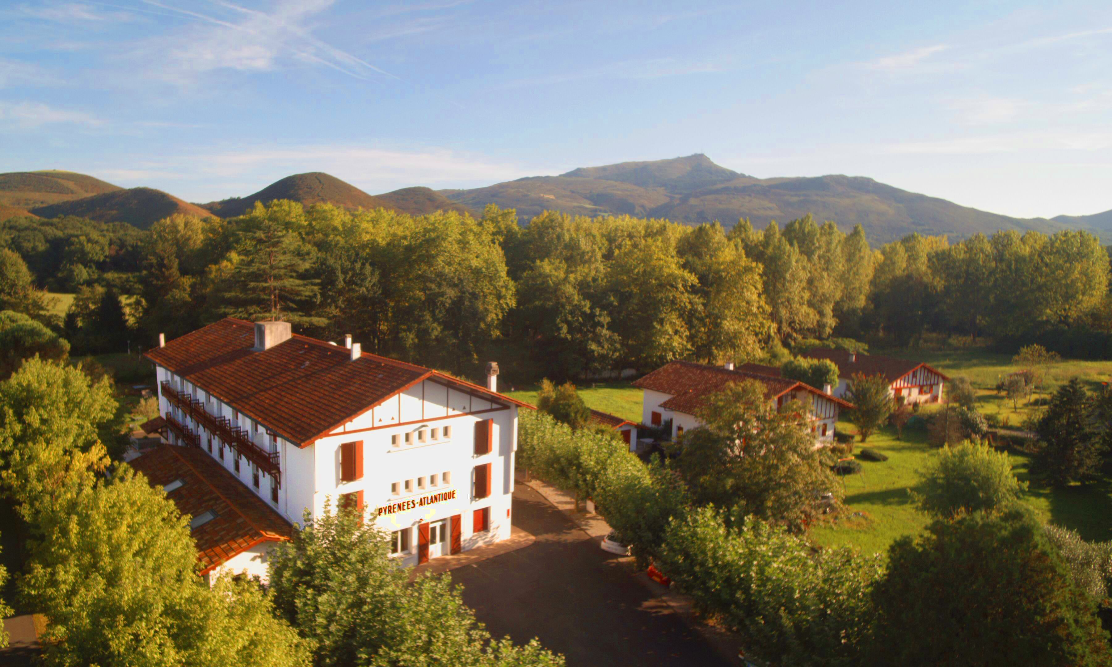Hotel Pyrenees Atlantique-官方