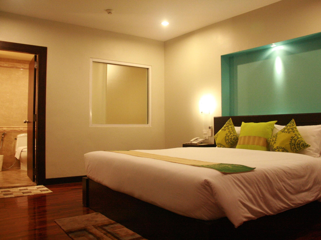 拜伦海滩酒店主图