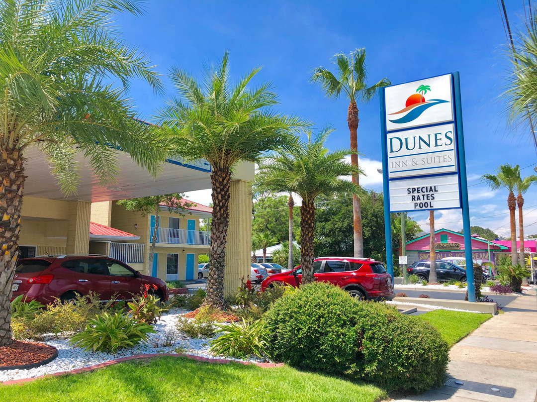 泰碧岛酒店住宿-Dunes Inn & Suites