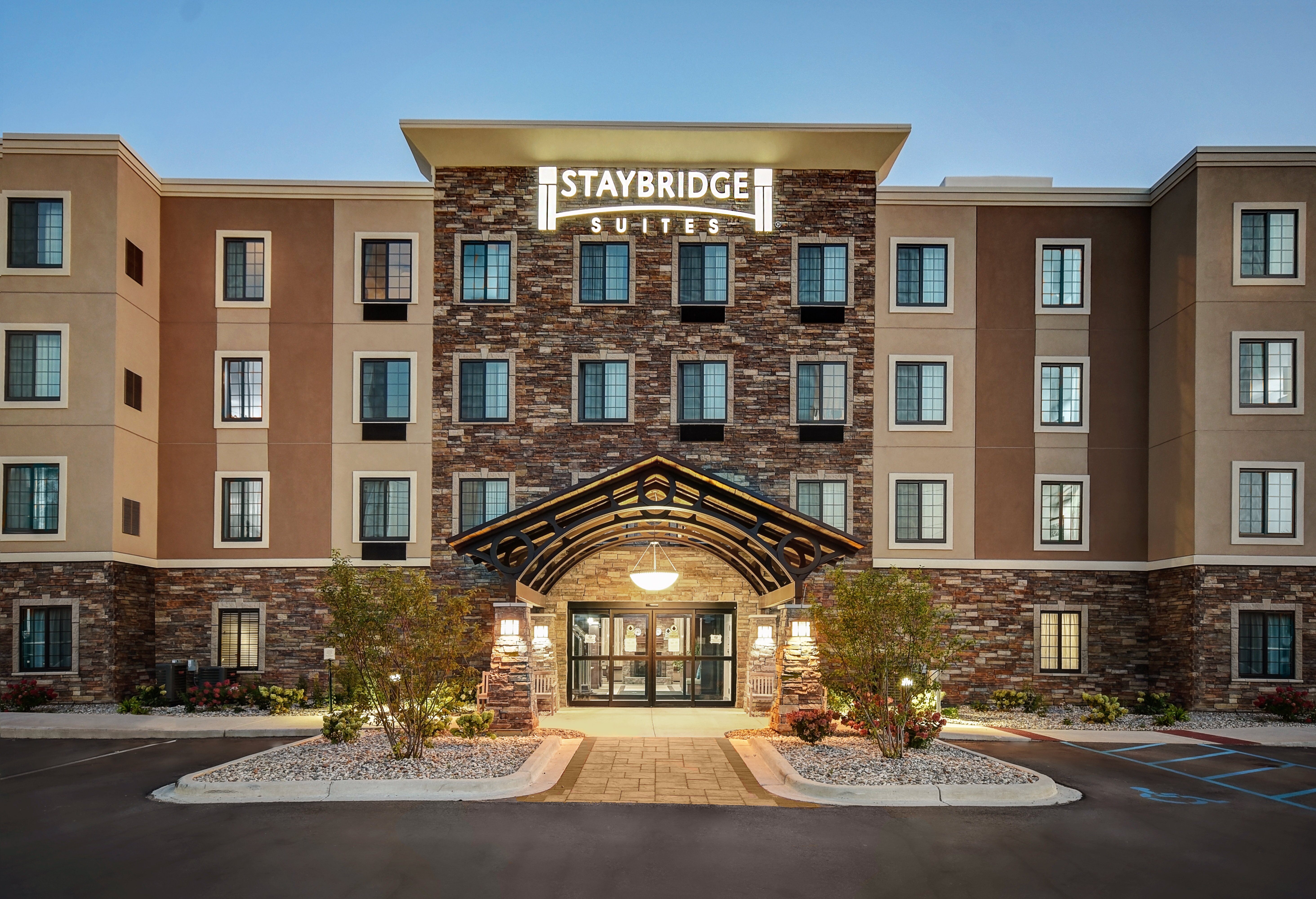 Staybridge Suites Holland By IHG-官方
