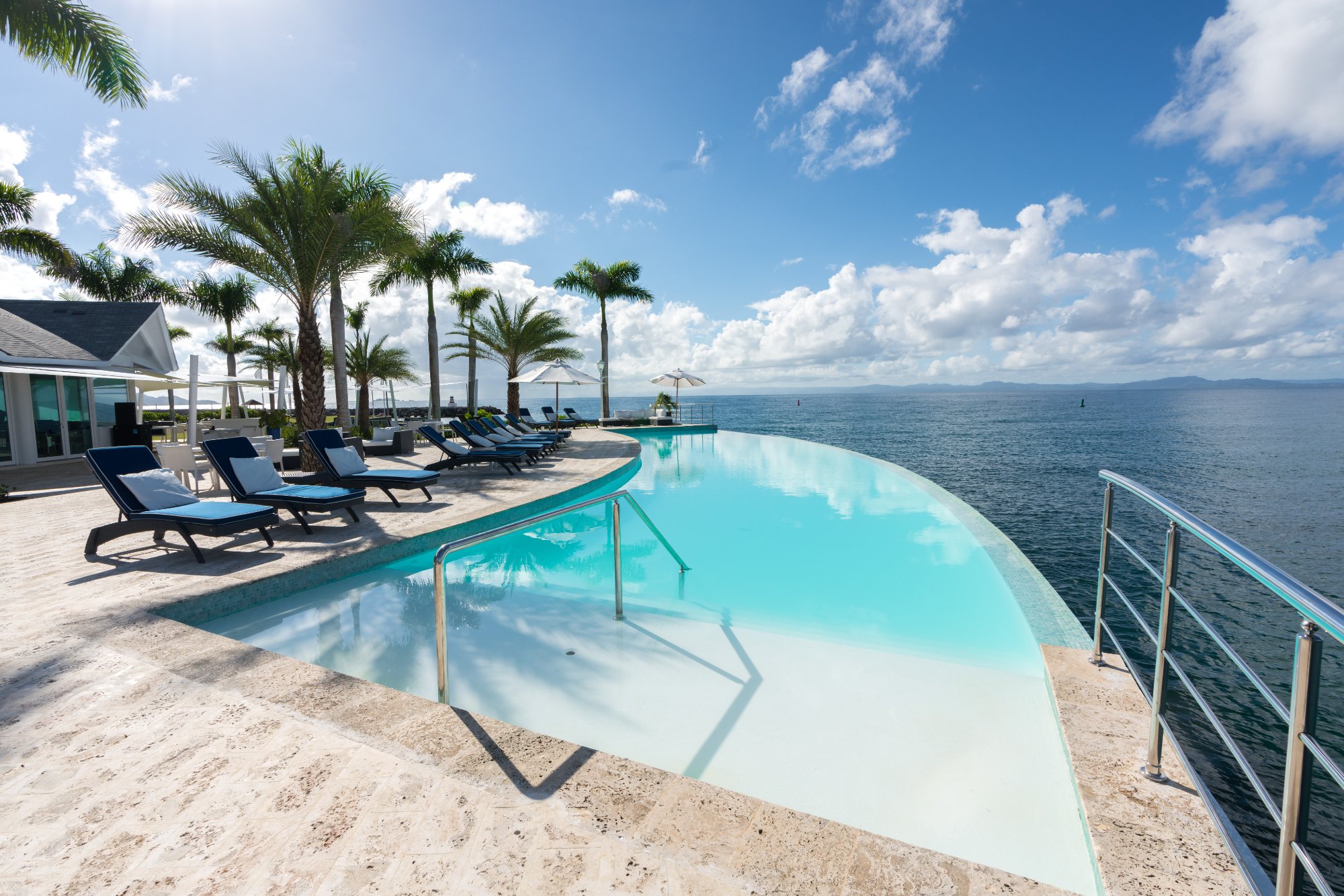 The Bannister Hotel & Yacht Club-官方
