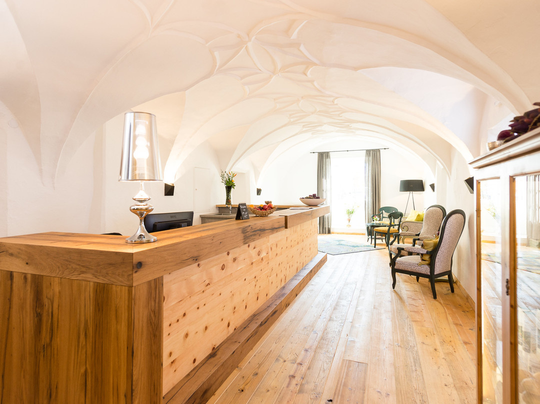 萨尔费尔登安斯特勒嫩米尔酒店住宿-Hotel die Hindenburg