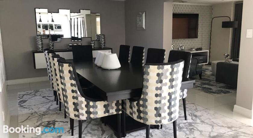 Leaves JOHANNESBURG lodge