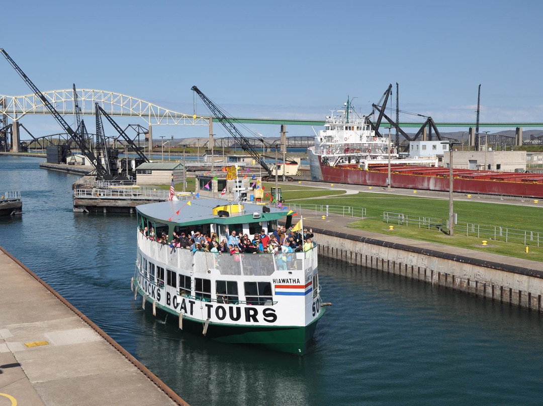 Original Soo Locks Boat Tours景点图片