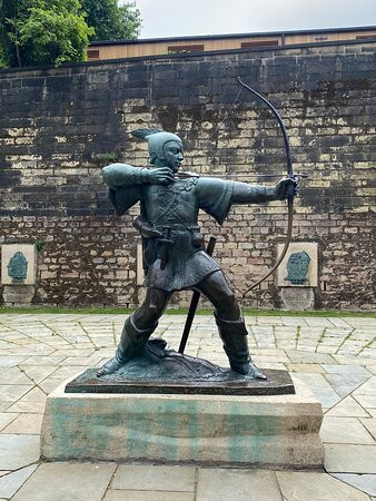 Robin Hood Statue-诺丁汉必去景点