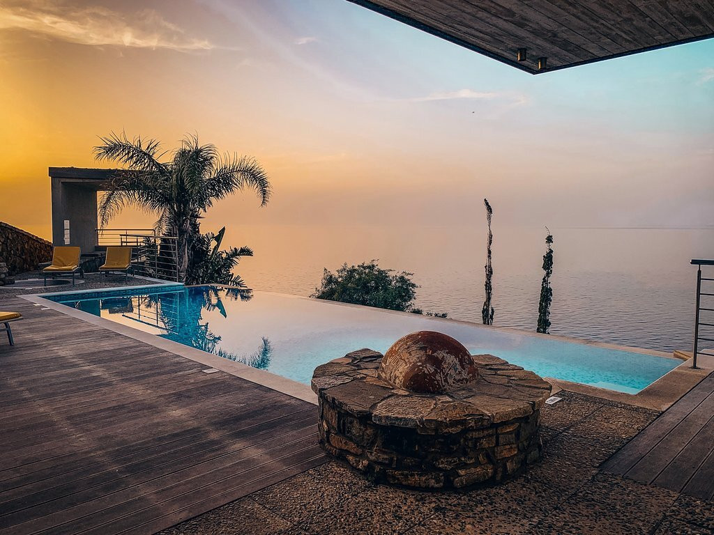 Z&X Holiday Villas