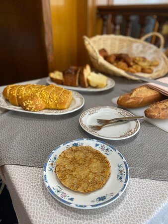 Logis Hostellerie Saint Pierre主图