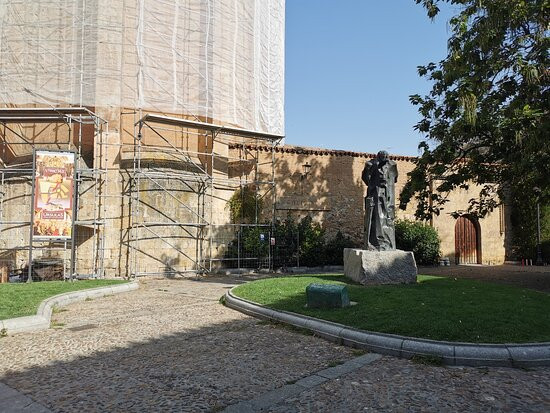 Monumento a Miguel de Unamuno-萨拉曼卡必去景点