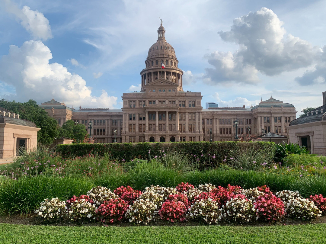 Texas Capitol City Tours景点图片