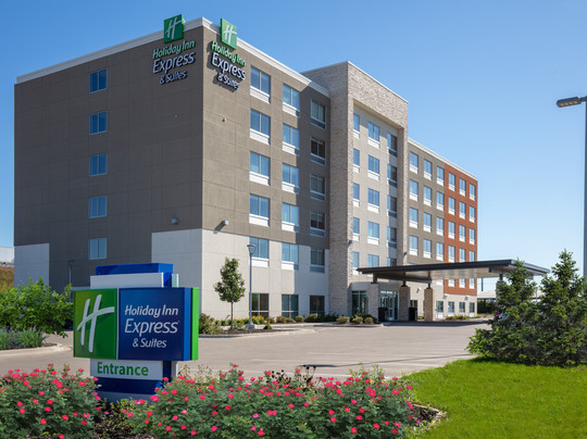 Holiday Inn Express & Suites Beloit By IHG