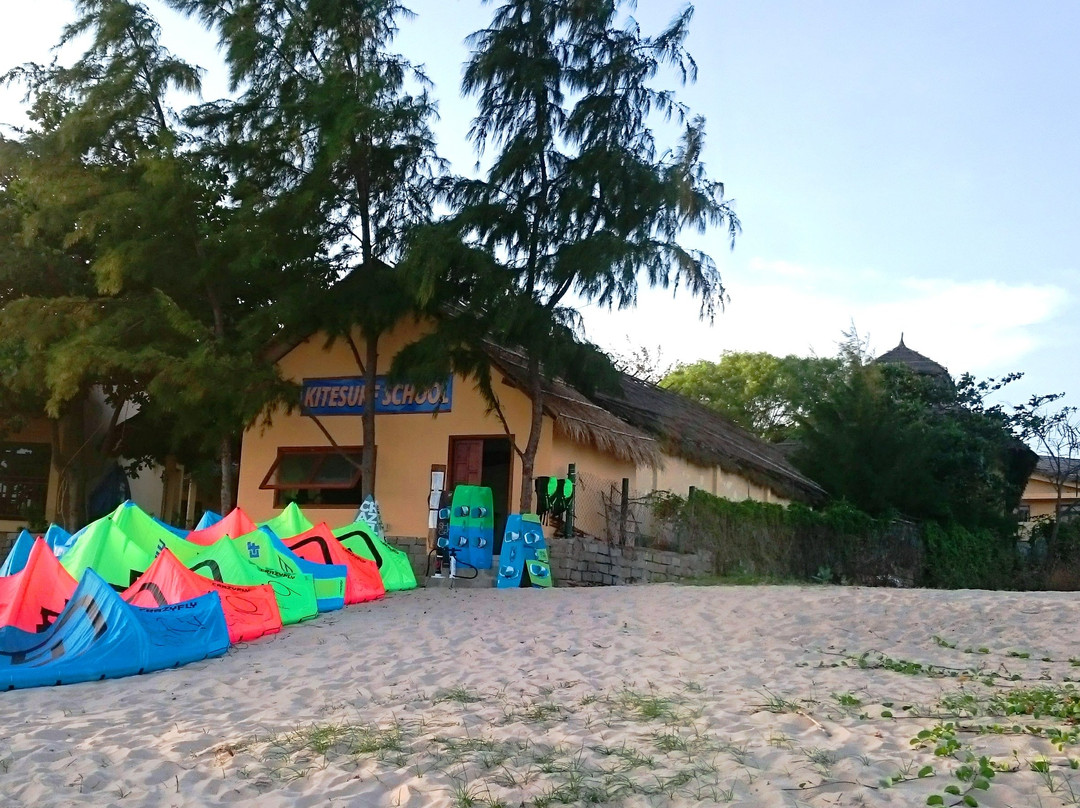 Whitesands Kitesurfing School景点图片
