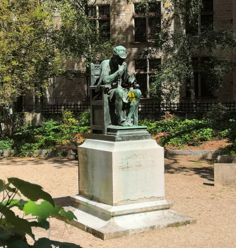 Statue de Louis XI景点图片