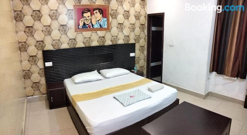 Hotel Karnal Inn主图