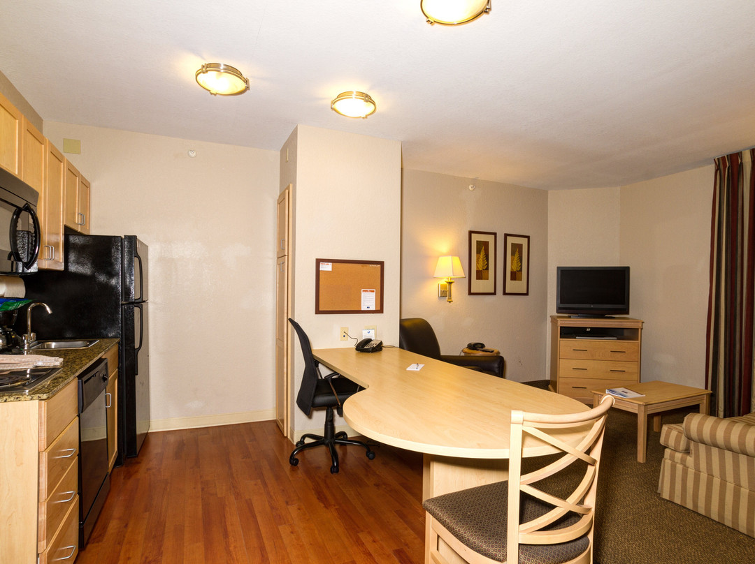 Candlewood Suites Ft Myers I-75 By IHG主图