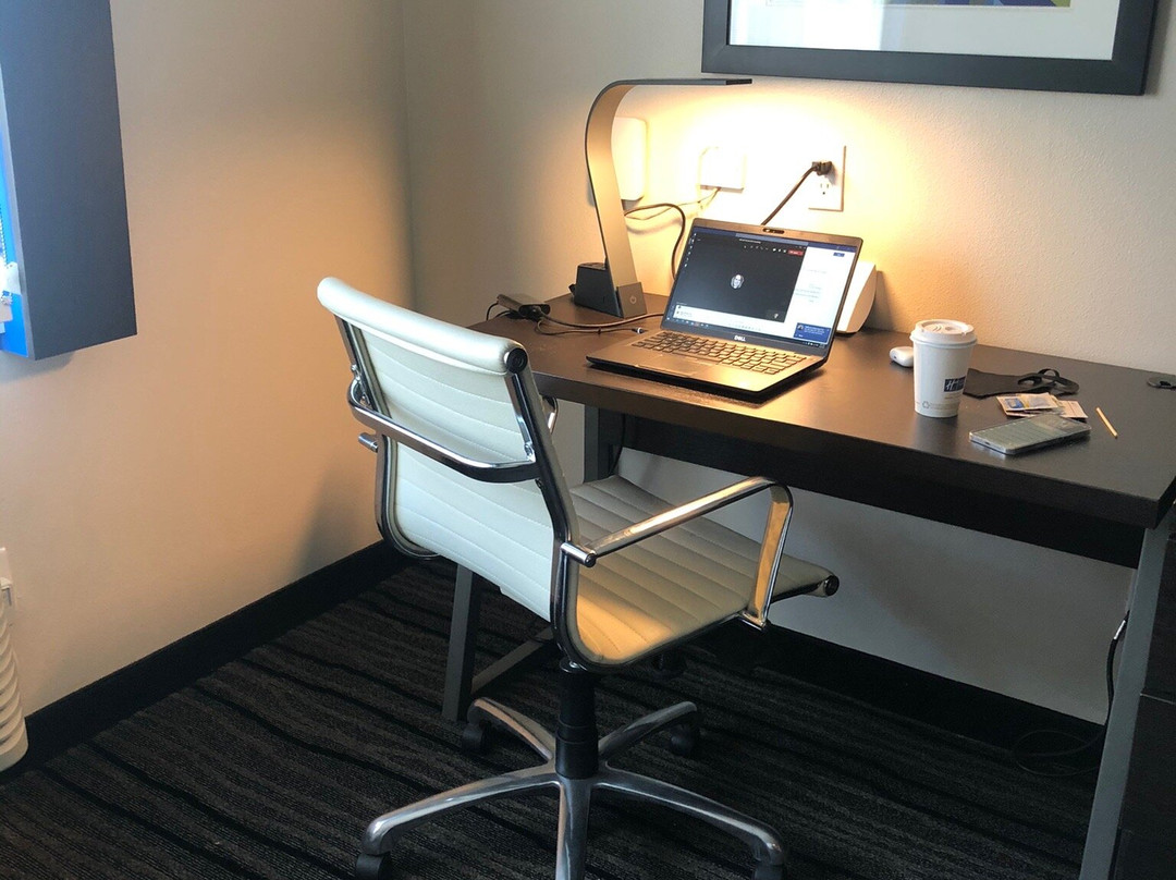 利弗莫尔智选假日酒店主图