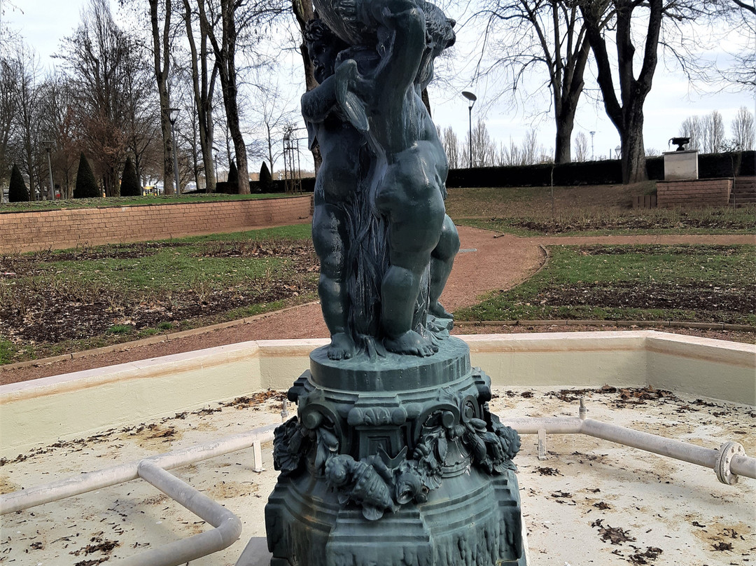 Fontaine Parc Napoléon景点图片