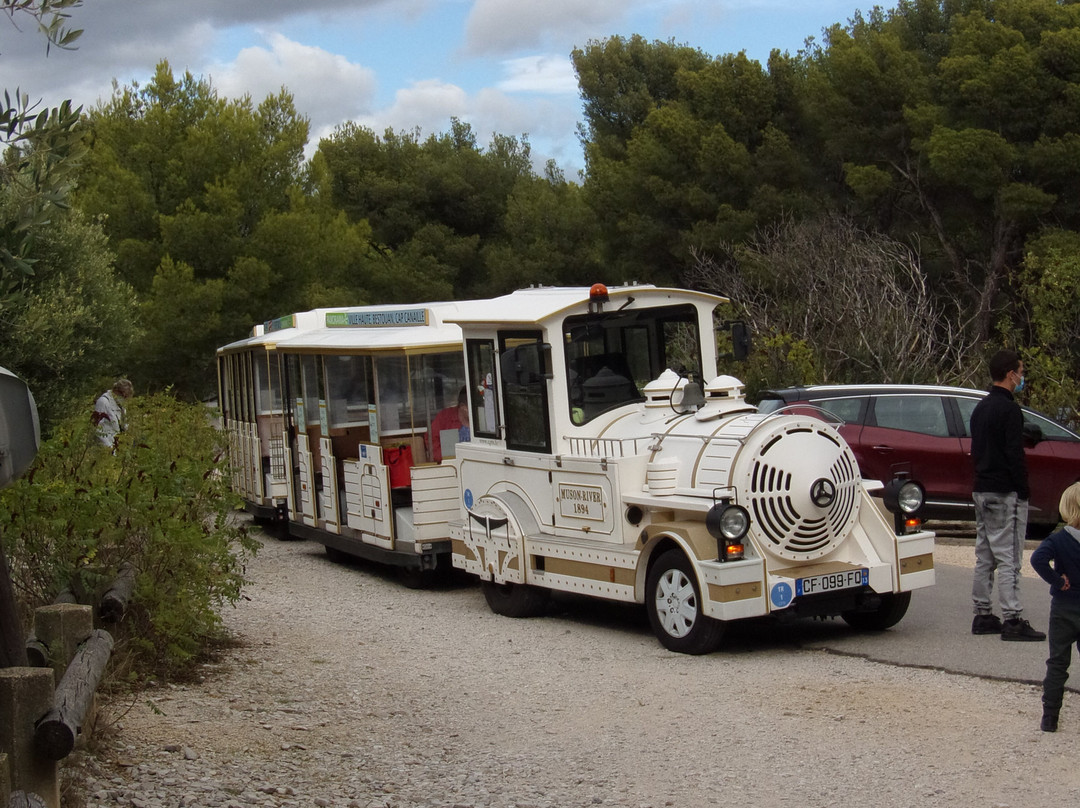 Le petit train touristique de Cassis - by FRANCE Voguette-卡西斯必去景点