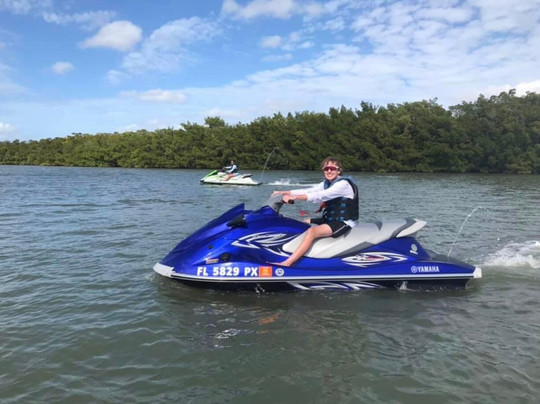 Adventure Water Sports, Inc.-迈尔斯堡海滩必去景点