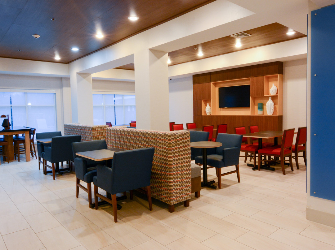 Holiday Inn Express & Suites Rolla - Univ Of Missouri S&t By IHG主图