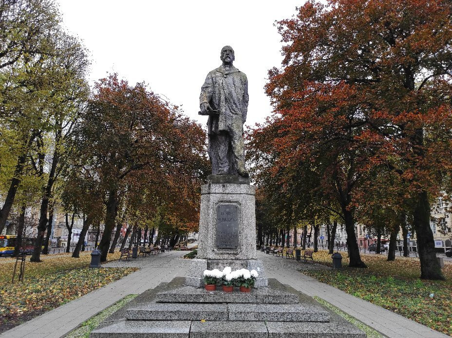 Monument of Henryk Sienkiewicz in Słupsk景点图片