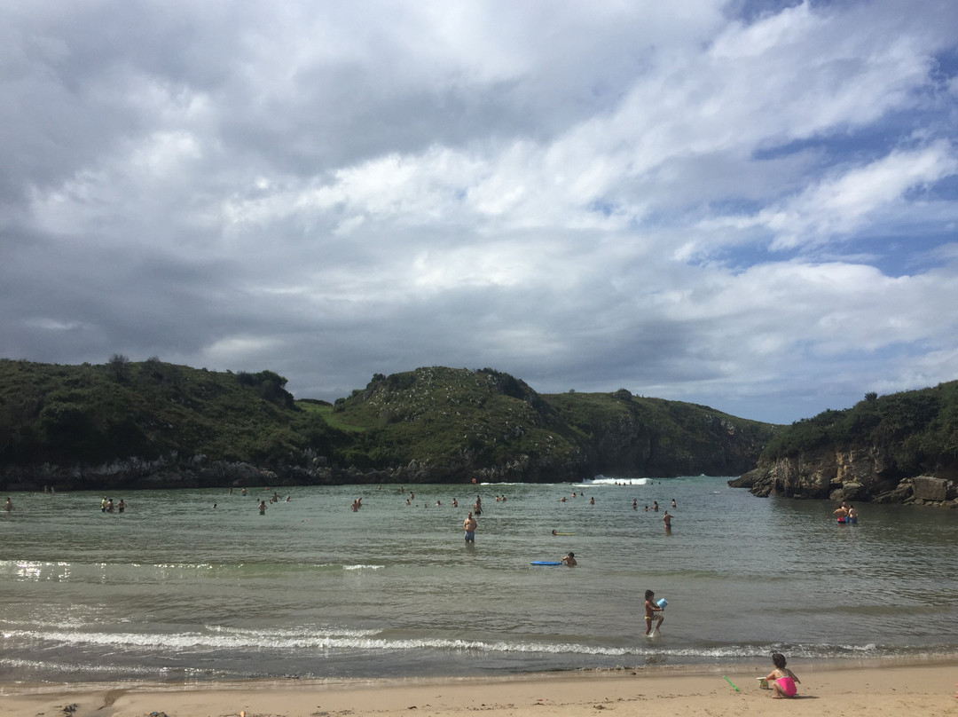 Playa de Poo景点图片