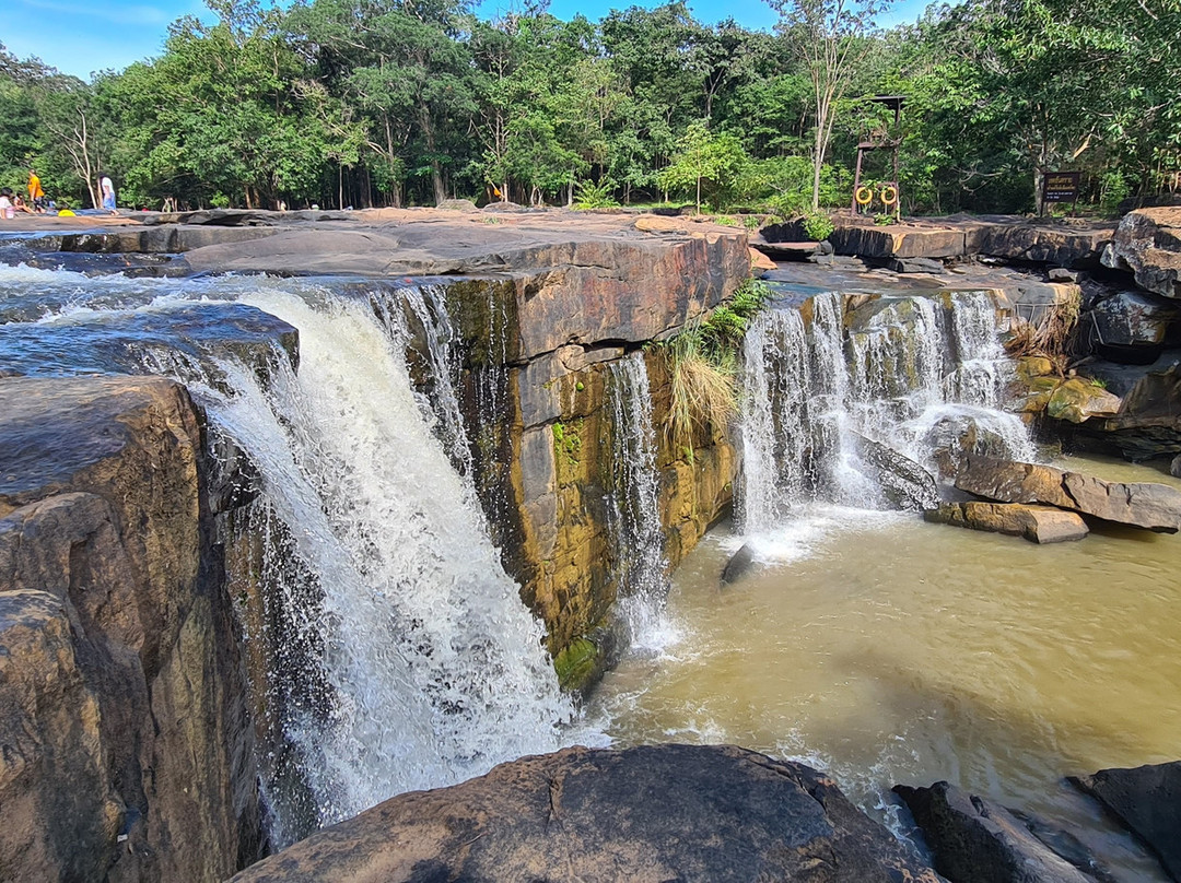 Tatton Waterfall景点图片